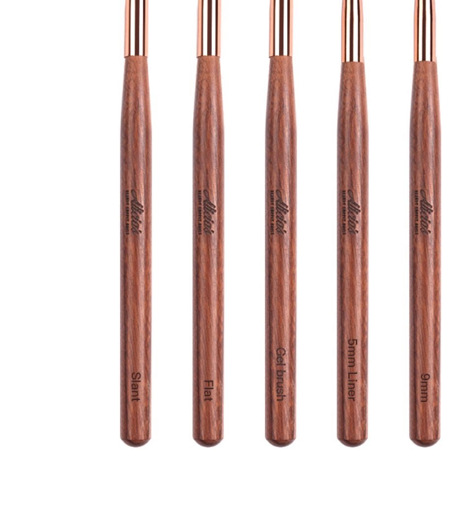 Alicia’s Kolinsky Acrylic Brush – Wooden Handle Collection
